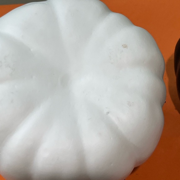 6/$25 Black and White Studded Pumpkin set - Picture 4 of 11